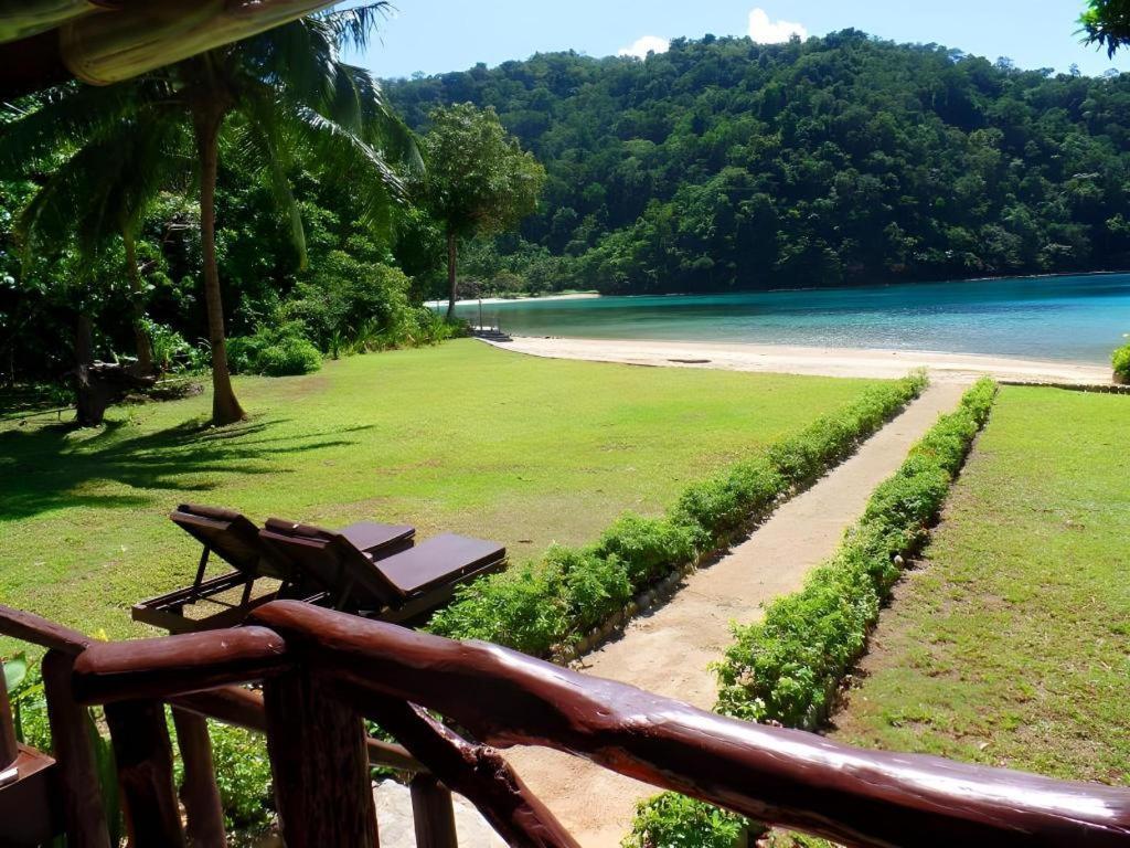 Secret Paradise Resort & Turtle Sanctuary ซาน วิเซนเต ภายนอก รูปภาพ
